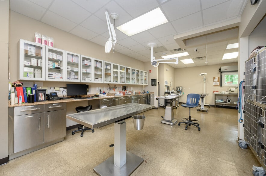 More Photos Of 612 Mount Pleasant Ave, West Orange Veterinarian Kennel For Sale