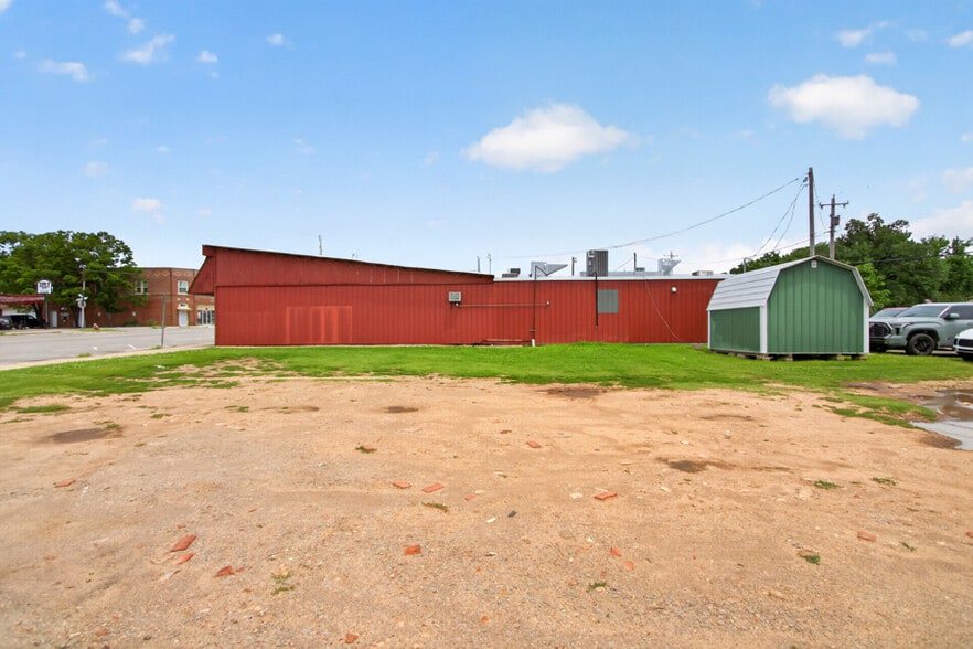 More Photos Of 206 Hwy 20, Salina Restaurant For Sale