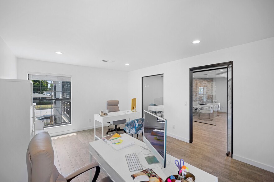 More Photos Of 207 W Alameda Ave, Burbank Office For Sale