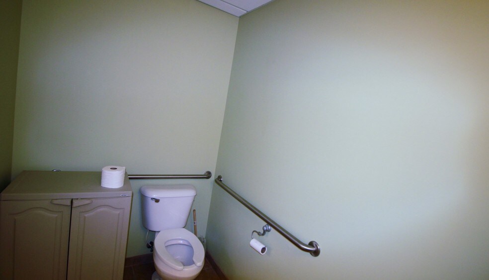 More Photos Of 10151-10171 Bergin Rd, Howell Flex For Lease