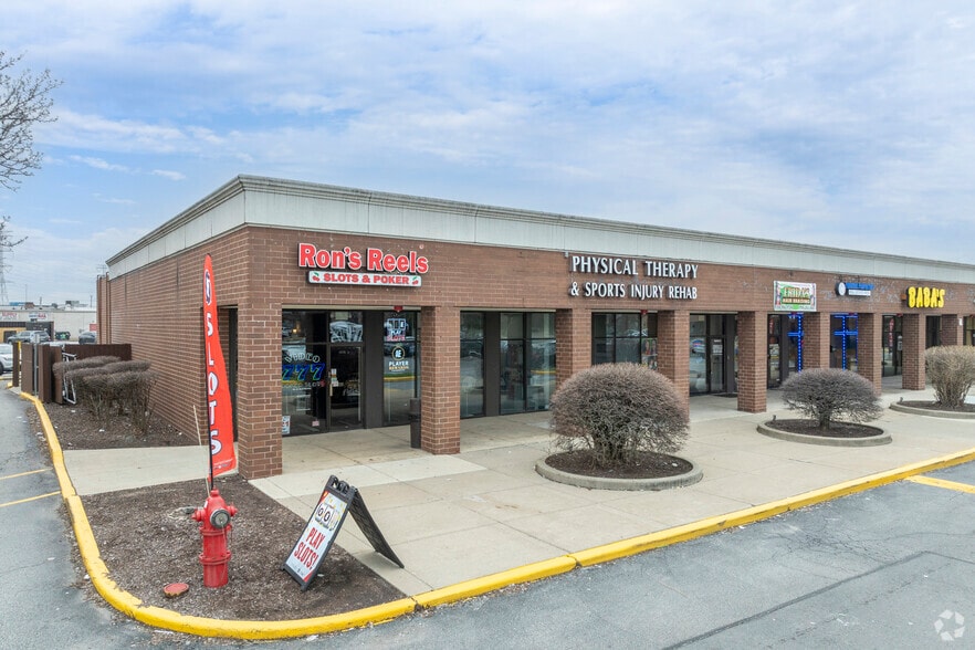 Primary Photo Of 17030 Torrence Ave, Lansing General Retail For Lease