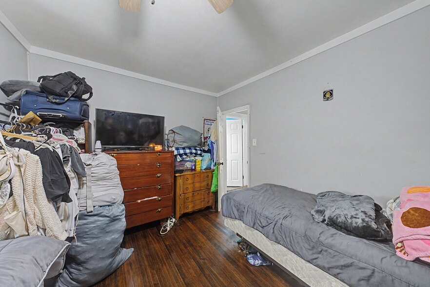 More Photos Of 23 Malcolm St, Morristown Industrial For Sale