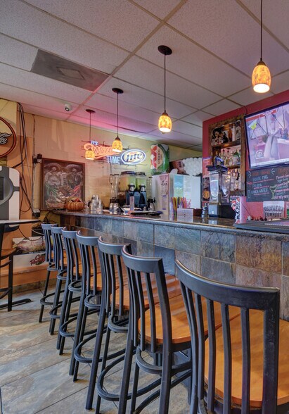 More Photos Of 300 N Bryan Ave, Bryan Restaurant For Sale