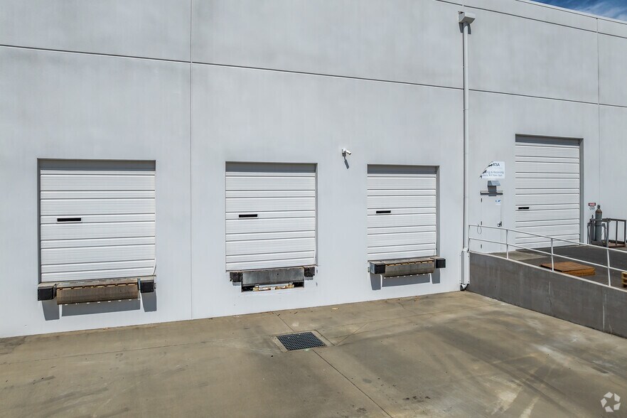 More Photos Of 875 Embarcadero Dr, West Sacramento Manufacturing For Lease