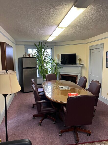 More Photos Of 299 Ocean House Rd, Cape Elizabeth Loft Creative Space For Lease