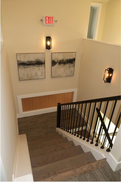 More Photos Of 189 South St, Oyster Bay Office For Lease