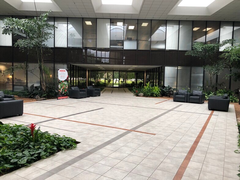 More Photos Of 10707 Corporate Dr, Stafford Coworking Space