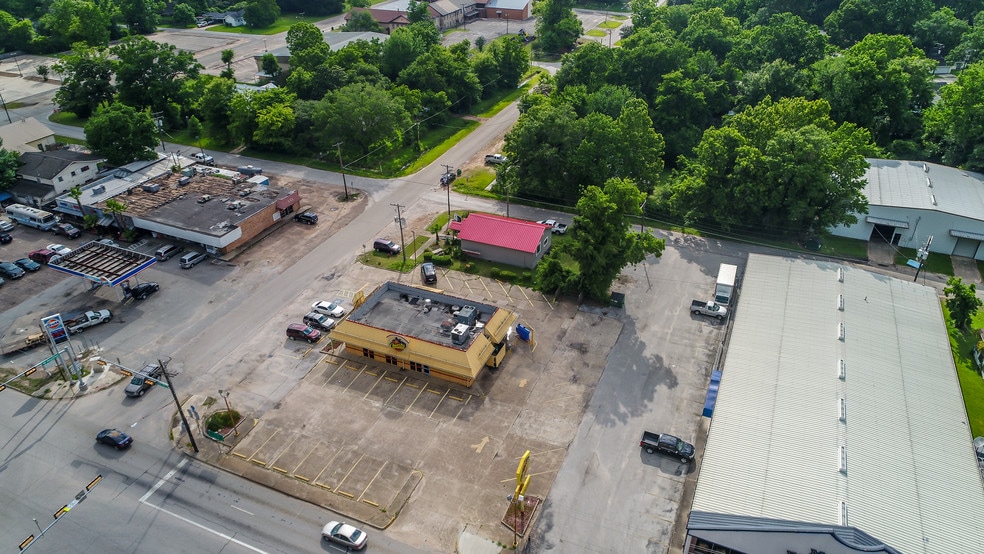 More Photos Of 210 W Houston St, Cleveland Office For Lease