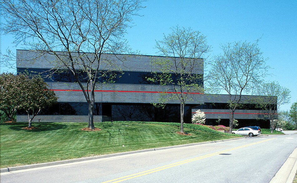 More Photos Of 12935 N Outer Forty Rd, Saint Louis Office For Lease