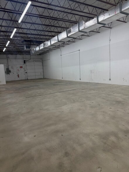 More Photos Of 3908 N 29th Ave, Hollywood Warehouse For Lease