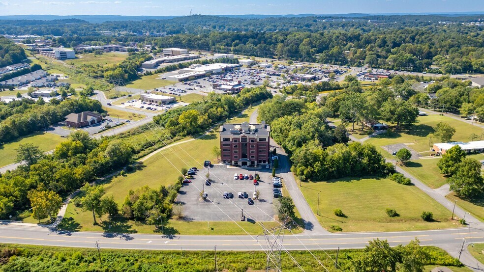 More Photos Of 3855 N Ocoee St, Cleveland Office For Sale