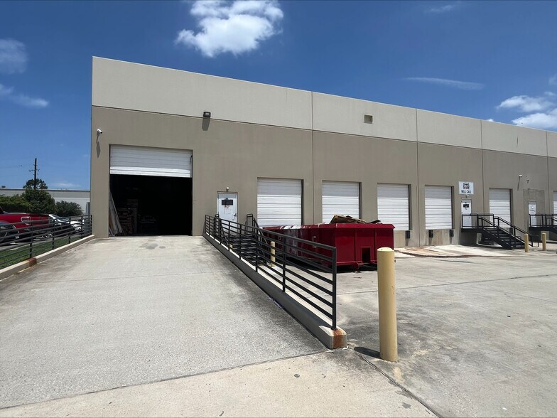 More Photos Of 612 Spring Hill Dr, Spring Warehouse For Lease