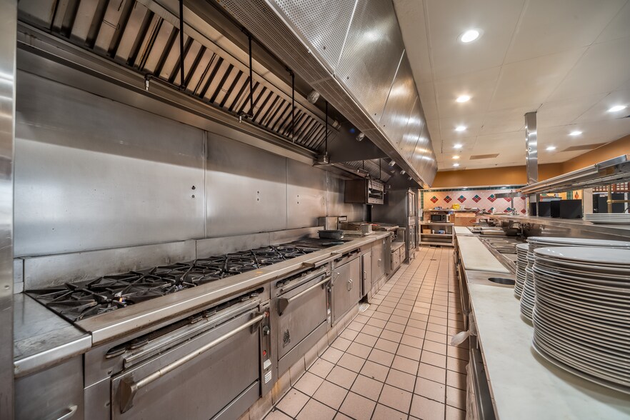 More Photos Of 5250 W El Segundo Blvd, Hawthorne Hotel For Sale