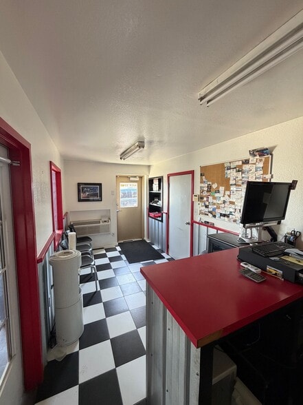 More Photos Of 627 S 32nd St, Muskogee Auto Repair For Sale