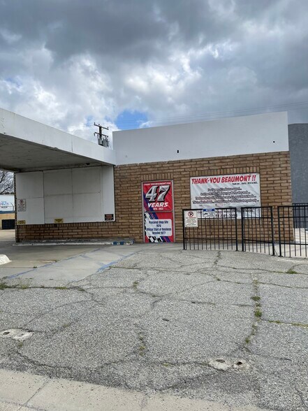 More Photos Of 125 E 6th St, Beaumont Auto Repair For Sale