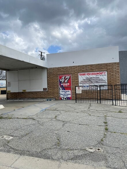 More Photos Of 125 E 6th St, Beaumont Auto Repair For Sale