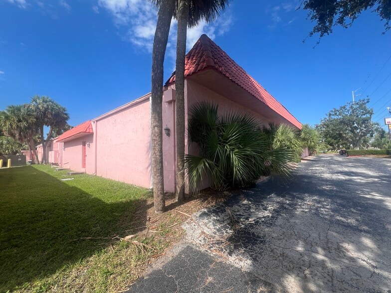 More Photos Of 6449 38th Ave, Saint Petersburg Medical For Lease