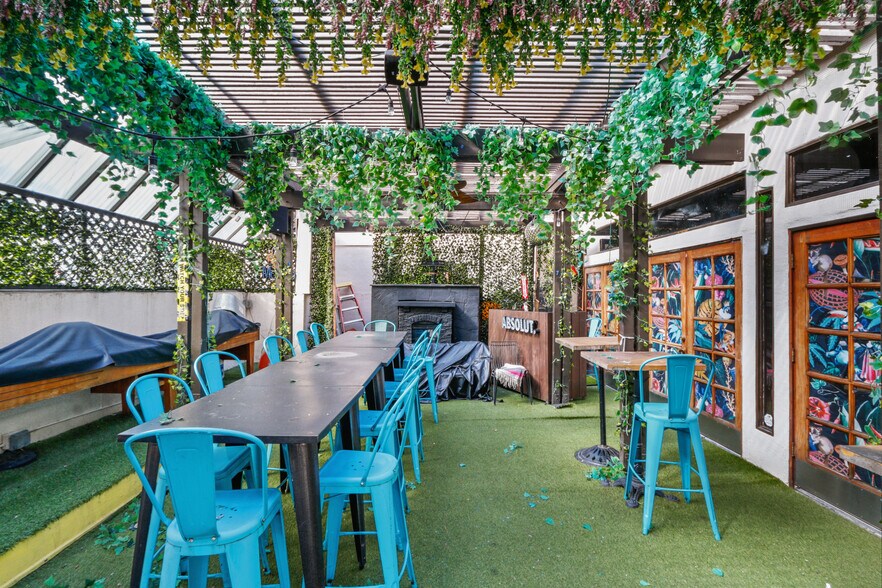 More Photos Of 1923 E Broadway, Long Beach Restaurant For Lease