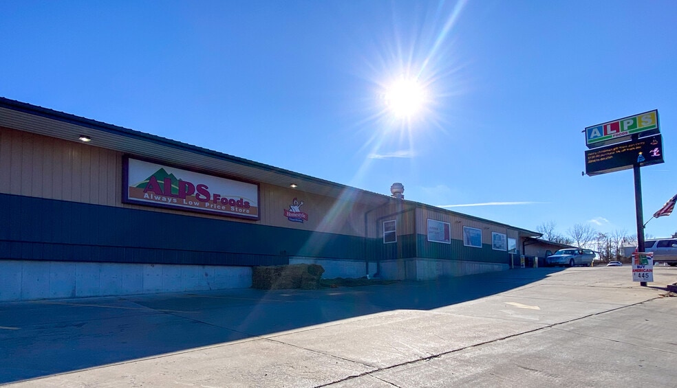 More Photos Of 25817 State Hwy 64, Pittsburg Supermarket For Sale