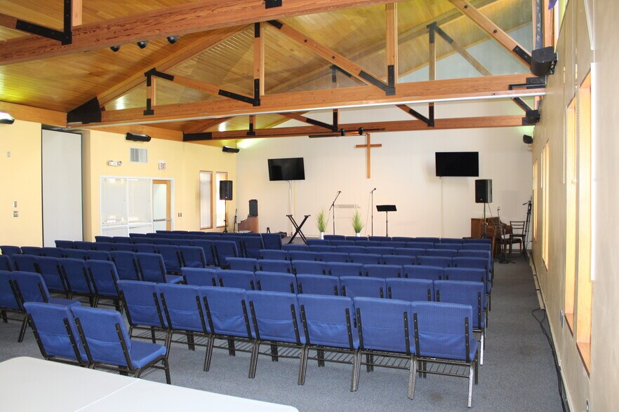 More Photos Of 4300 Parvin Rd, Kansas City Religious Facility For Sale