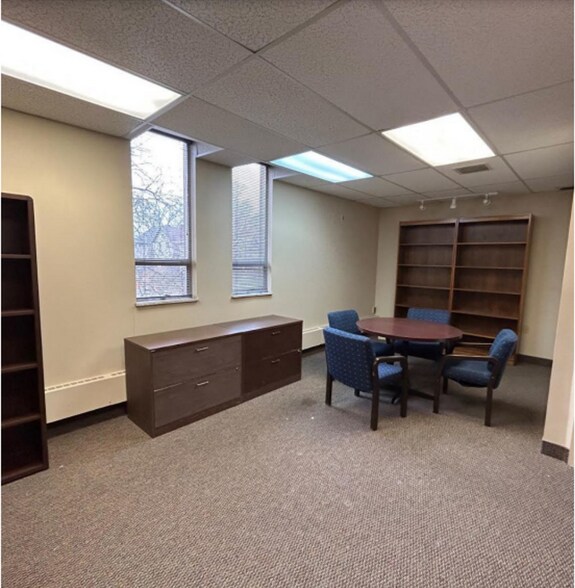 More Photos Of 832 Mckinley Ave NW, Canton Medical For Lease