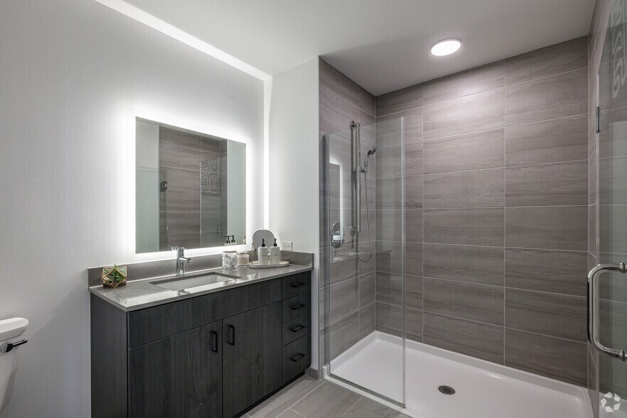 More Photos Of 808 N Cleveland Ave, Chicago Apartments For Lease