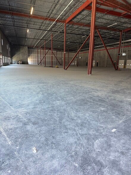 More Photos Of 245 Willow Brook Rd, Freehold Distribution For Lease