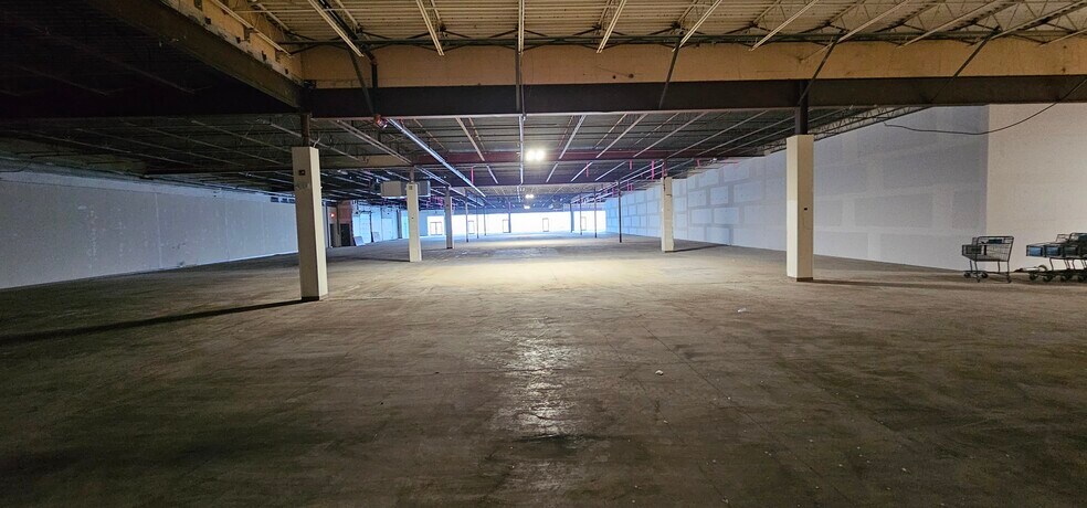 More Photos Of 3810-4120 Illinois Rd, Fort Wayne Freestanding For Lease