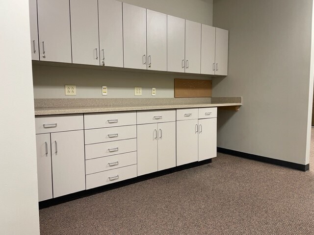 More Photos Of 835 S 9th Ave, Haubstadt Medical For Lease