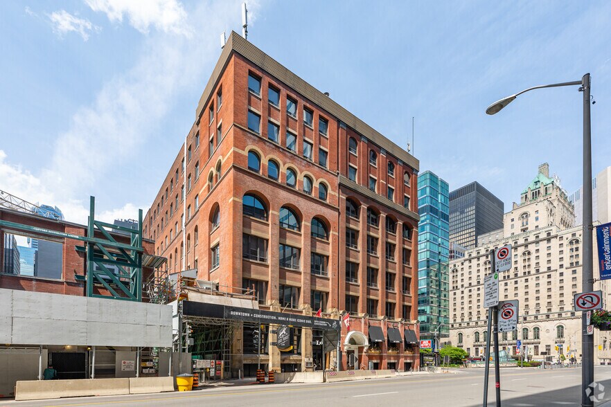 More Photos Of 144 Front St W, Toronto Office For Lease