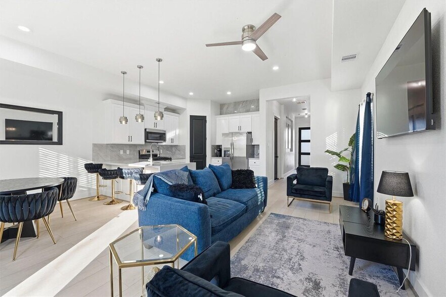 More Photos Of 7908 Brandon St, Houston Multifamily For Sale