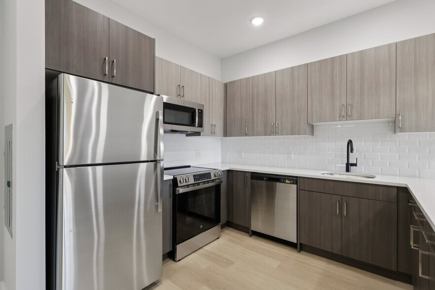 More Photos Of 34-40 Hudson St, Newark Apartments For Lease