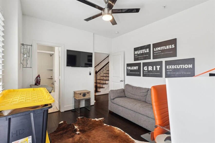 More Photos Of 3912 Ennis St, Houston Specialty For Sale