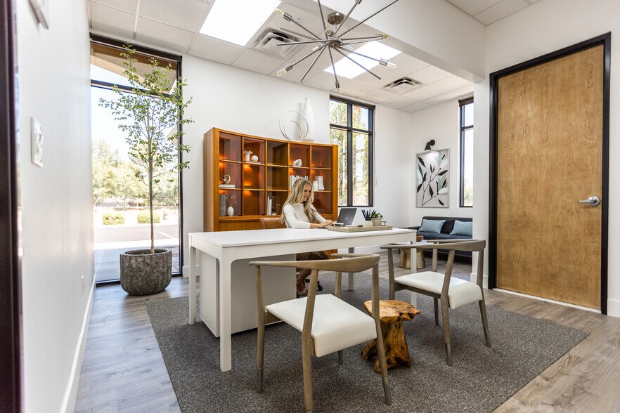Primary Photo Of 725 W Elliot Rd, Gilbert Office For Lease