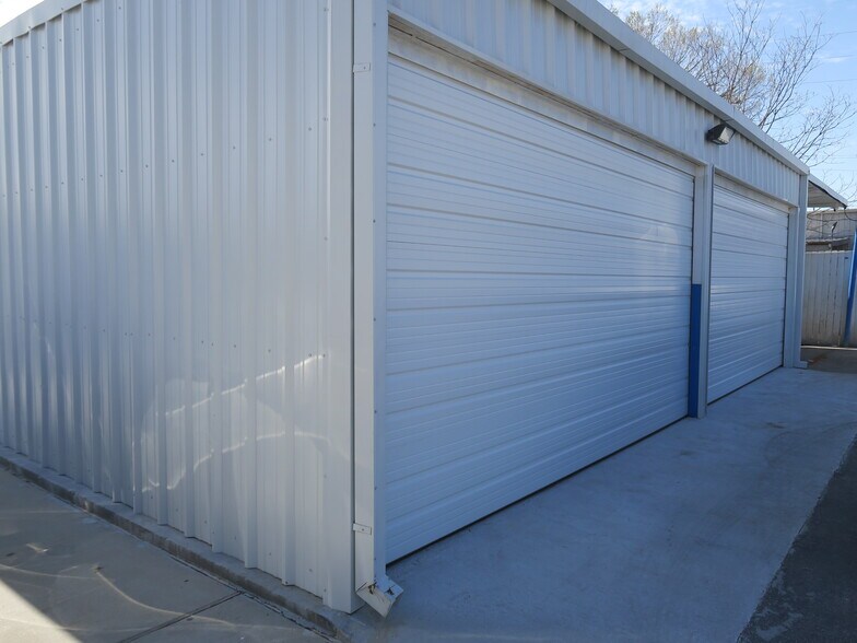 More Photos Of 5715 Star Ln, Houston Warehouse For Lease