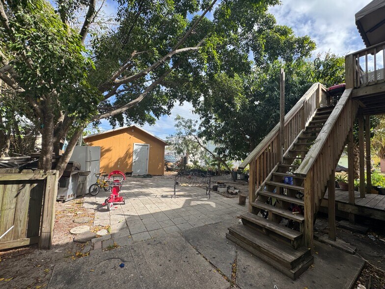 More Photos Of 110 S B St, Lake Worth Multifamily For Sale