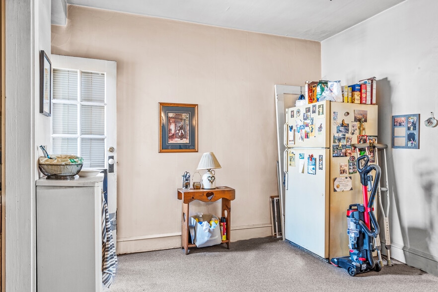 More Photos Of 694 Pont Reading Rd, Ardmore Storefront Retail Residential For Sale