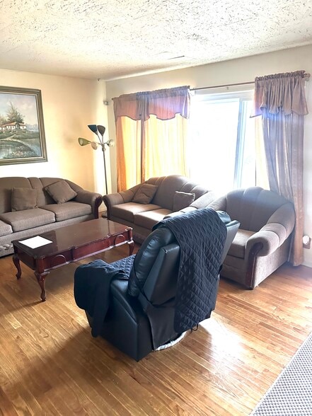 More Photos Of 1092 Mitchell Way, El Sobrante Assisted Living For Sale