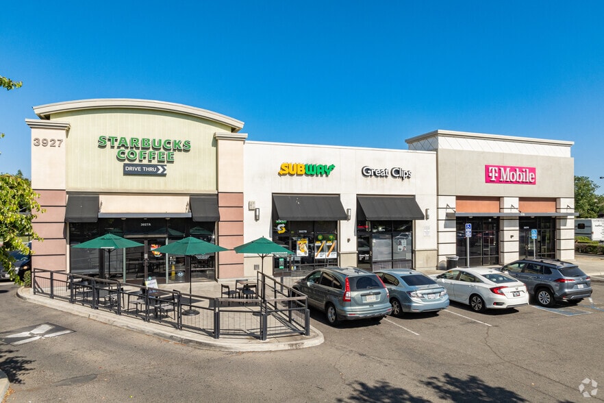 More Photos Of 3927 W Caldwell Ave, Visalia Freestanding For Lease