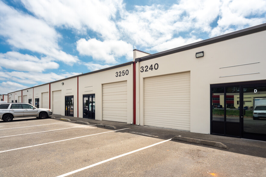 More Photos Of 3240-3250 B St NW, Auburn Unknown For Lease