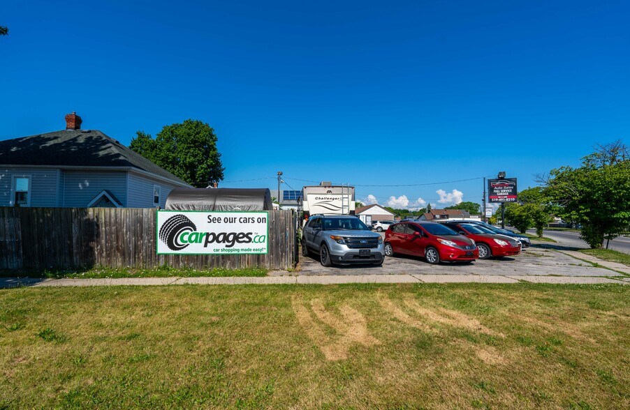 More Photos Of 735 Ontario St, Sarnia Auto Dealership For Sale