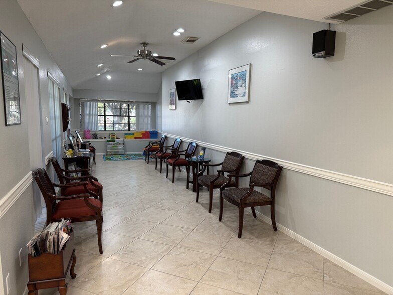 More Photos Of 2425 Cr-90, Pearland Office For Sale