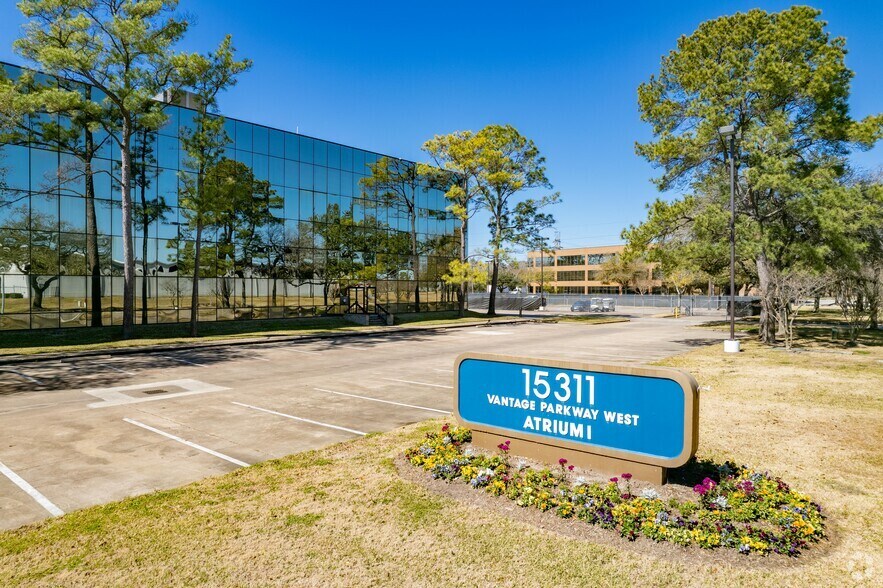 More Photos Of 15311 Vantage Pky W, Houston Unknown For Lease