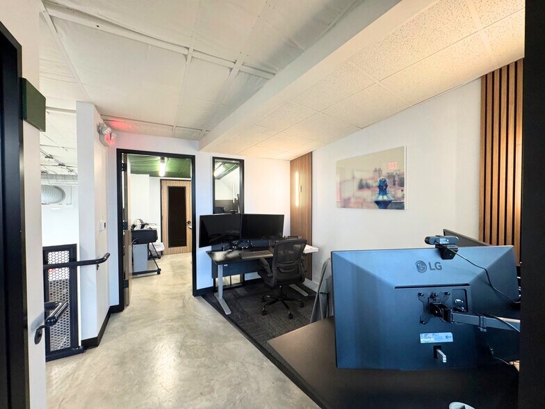 More Photos Of 11960 Barker Cypress Rd, Cypress Showroom For Sale