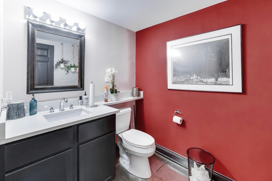 More Photos Of 1636 N Bosworth Ave, Chicago Apartments For Sale