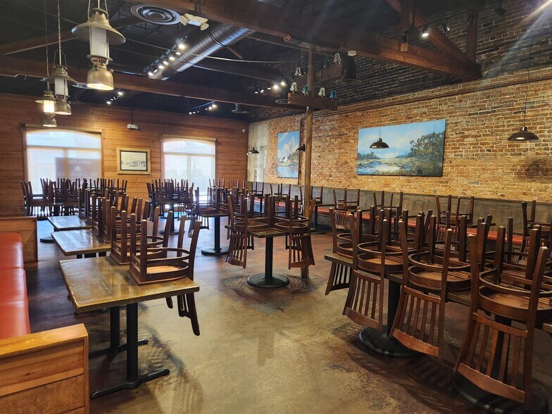 More Photos Of 122 Main St, Thomson General Retail For Sale