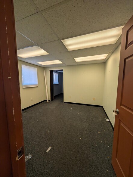 More Photos Of 246 SE Franklin, Redmond Warehouse For Sale