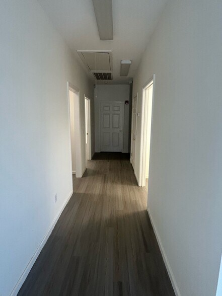 More Photos Of 435 Nissan Dr, Smyrna Office For Lease