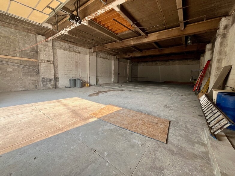 More Photos Of 461 Douglas Ave, Providence Warehouse For Lease