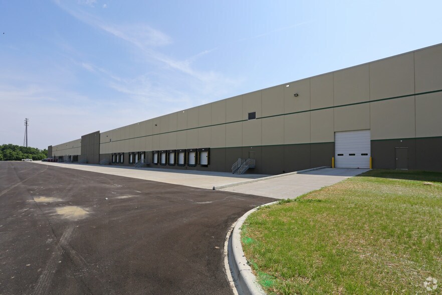 More Photos Of 548 Cedar Grove Rd, Shepherdsville Distribution For Lease